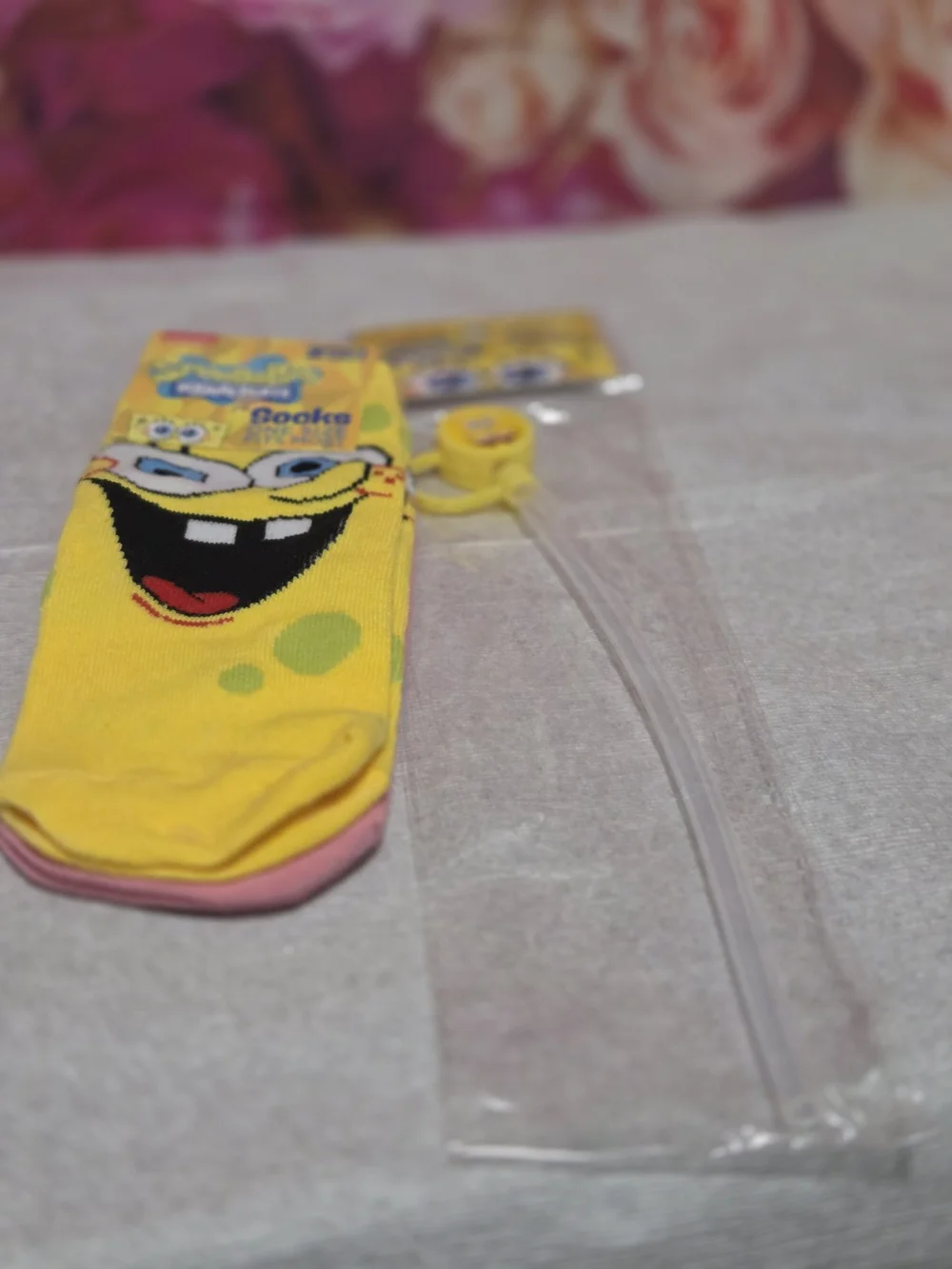 Nickelodeon SpongeBob Yellow Kids Socks & Matching SpongeBob Accessory